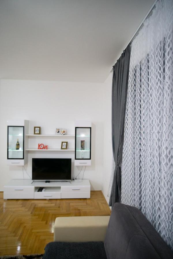 Apartmani Anica Требинє Екстер'єр фото